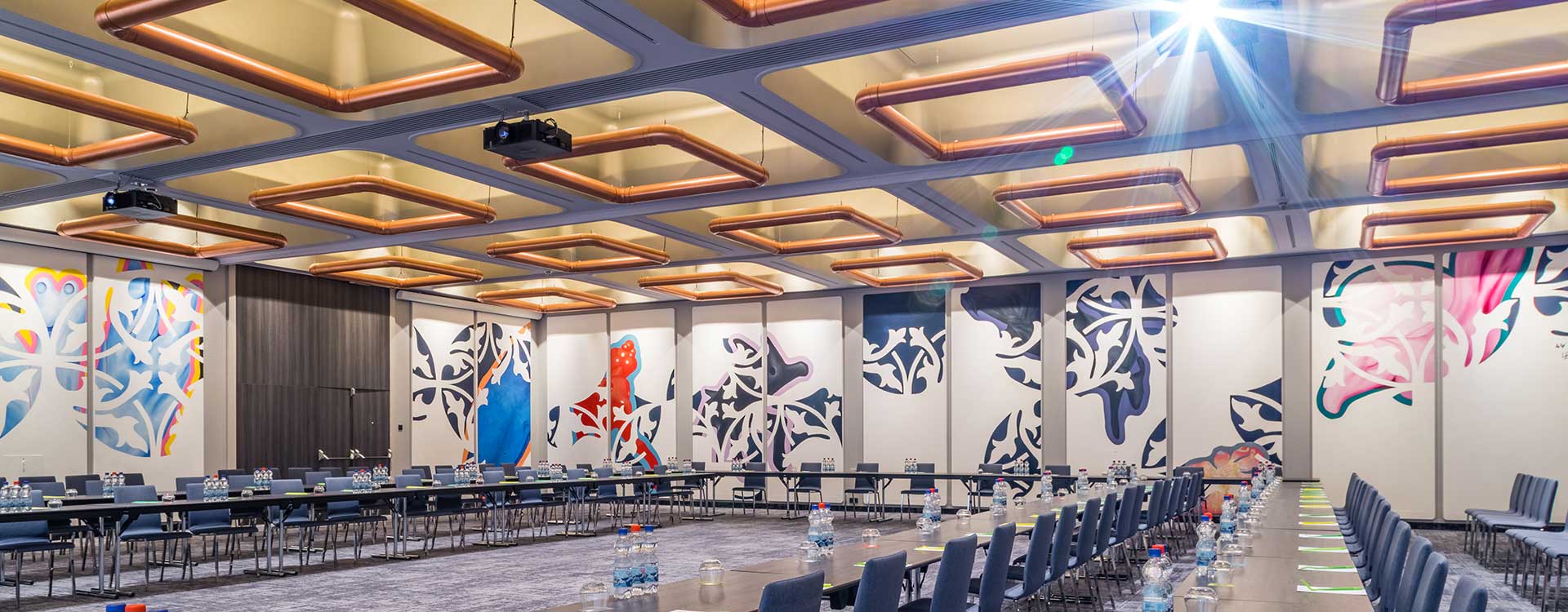 led uplighting chandeliers in hotel bloom, belgium